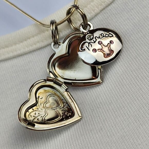 💜Vintage Heart Shaped Locket & "Princess" w/Pink Crown Pendant Necklace - Picture 1 of 4